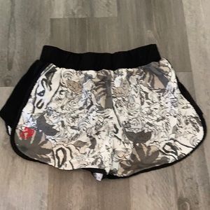 Pair of 2pood shorts in great condition.